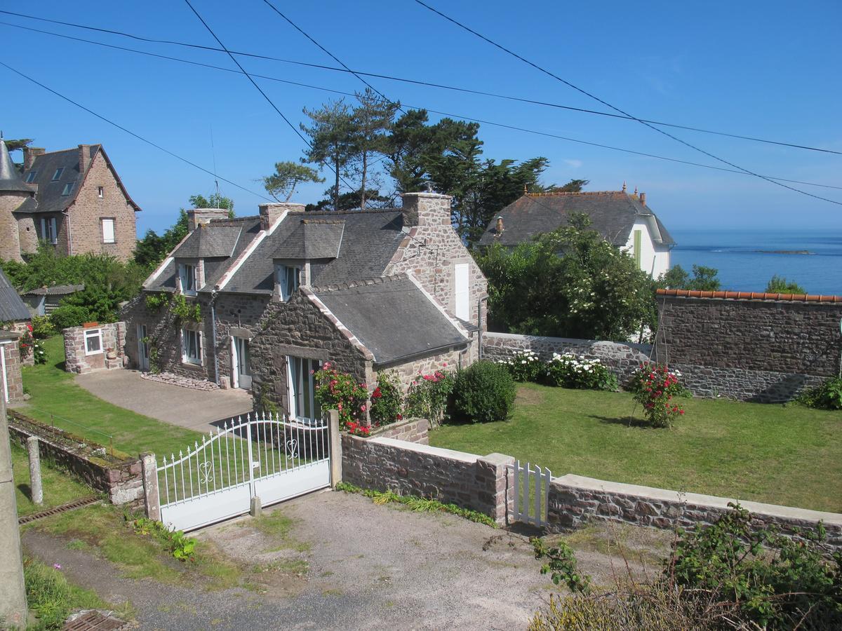 Au Clair de la Dune - carbon neutral hotel in Frehel