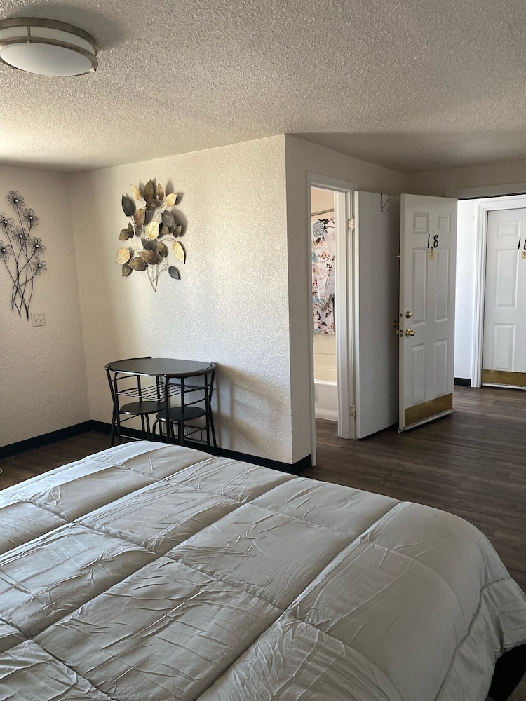 Baker City Motel & RV Park - photo 23