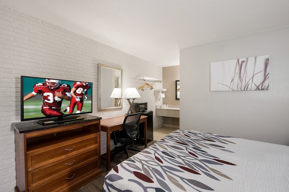 Red Roof Inn Lenoir - photo 5