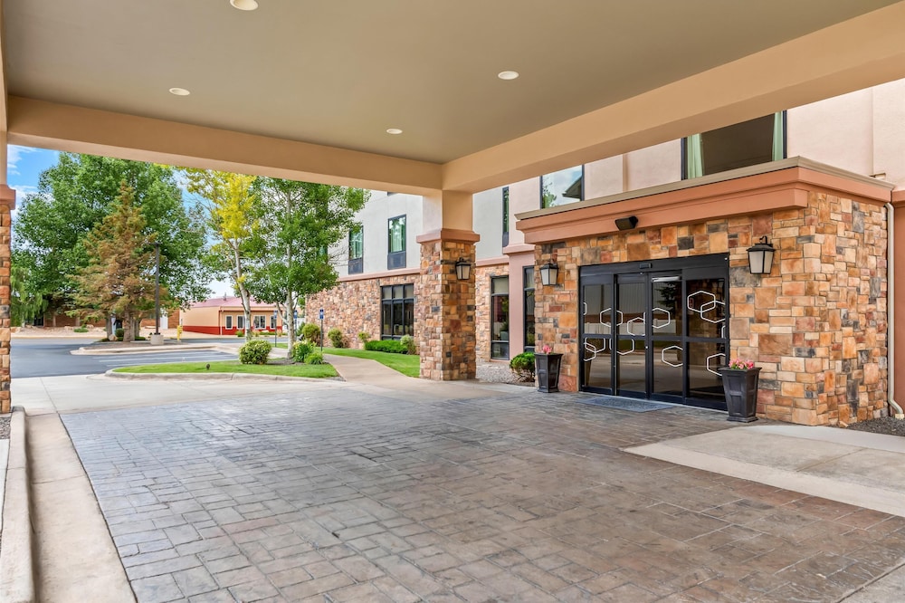 Hampton Inn Laramie - photo 57