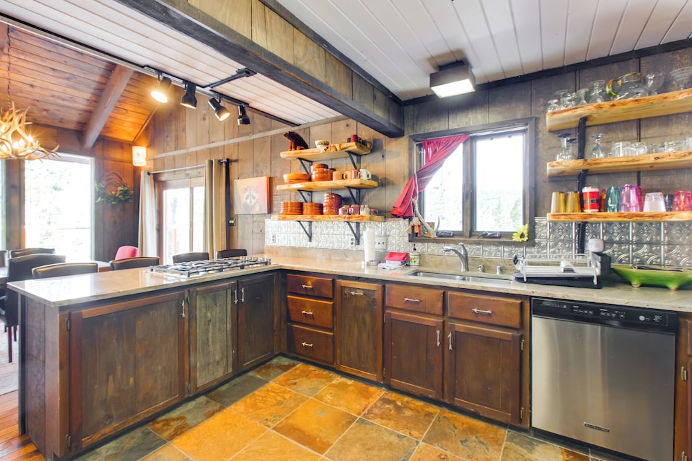 Angel Fire Cabin with Game Room about 4 Mi to Ski Resort - photo 11