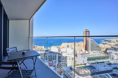 14th Floor Seaview Luxury Apartment — 4-Star Luxury Hotel in San Giljan, Malta