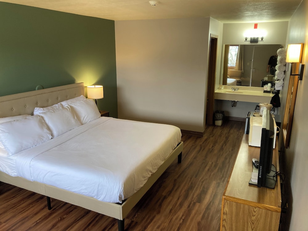 Valley Inn and Suites - photo 32
