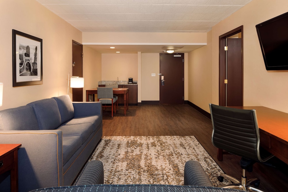 DoubleTree by Hilton Pittsburgh Cranberry - photo 35