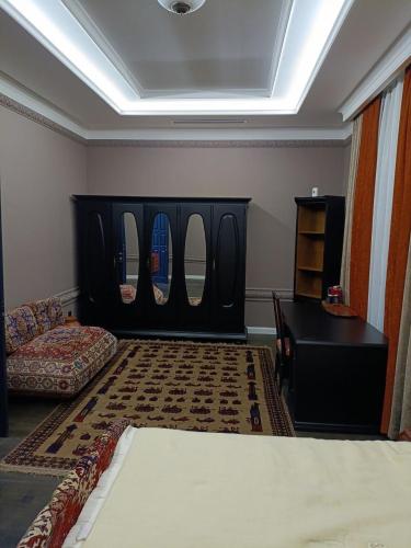 Writers room - carbon neutral hotel in Tashkent
