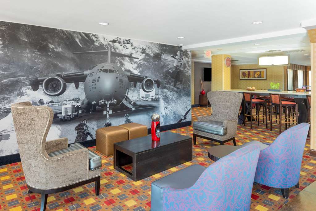 La Quinta Inn & Suites by Wyndham Warner Robins Robins AFB - photo 10