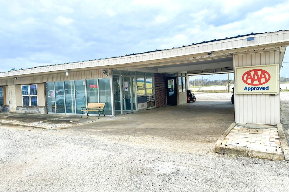Shamrock Kings Inn By Oyo Marked Tree I 555 - featured photo