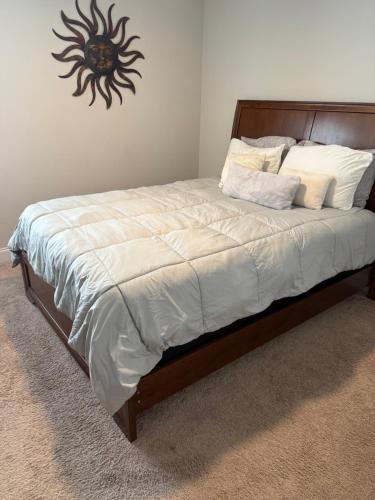 Private quiet immaculate bachelor pad with free parking on site in Decatur, United States