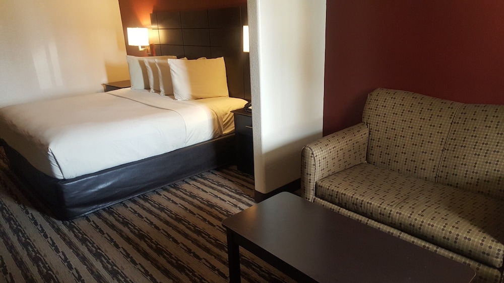 Red Roof Inn & Suites Houston Humble IAH Airport - photo 9