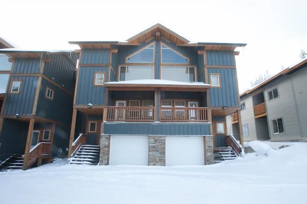 Snow Ridge by Apex Accommodations — 4-Star Luxury Hotel in Penticton, Canada