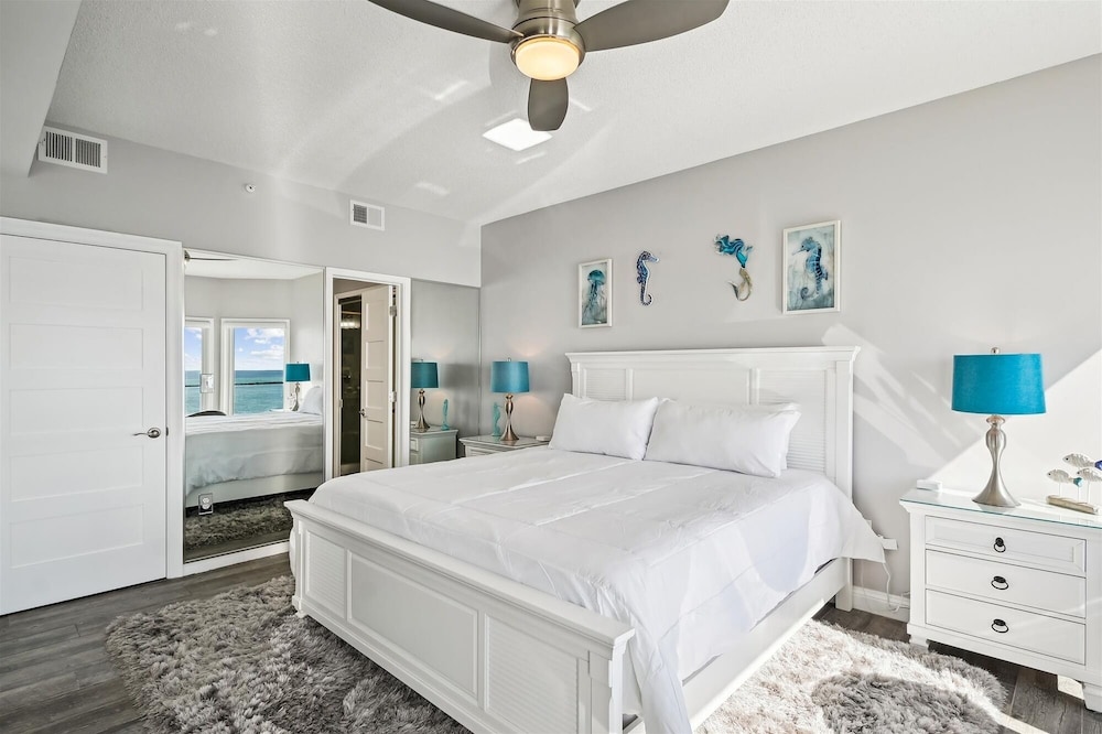Waterview Towers 732 3 Bedroom Condo by RedAwning - photo 10