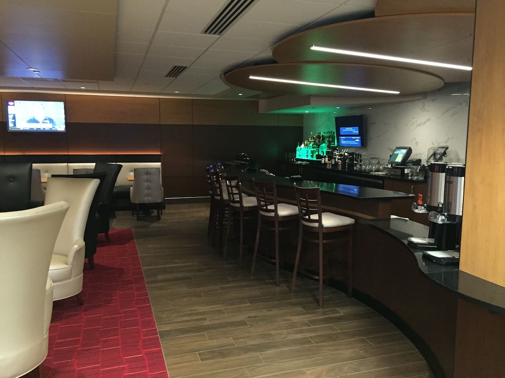 Holiday Inn Des Moines Airport Conf Center by IHG - photo 47