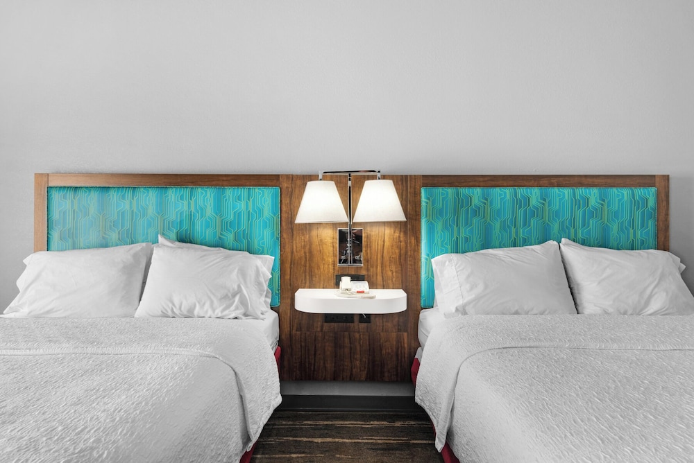 Hampton Inn & Suites Pensacola I 10 N at Univ. Town Plaza - photo 12