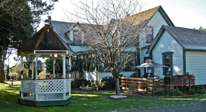 Old Tower House Bed & Breakfast — hotel in Coos Bay