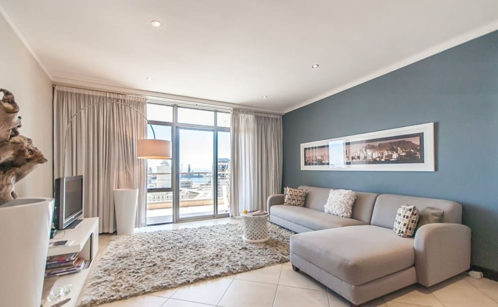 Icon 1710 — 4-Star Luxury Hotel in Cape Town, South Africa