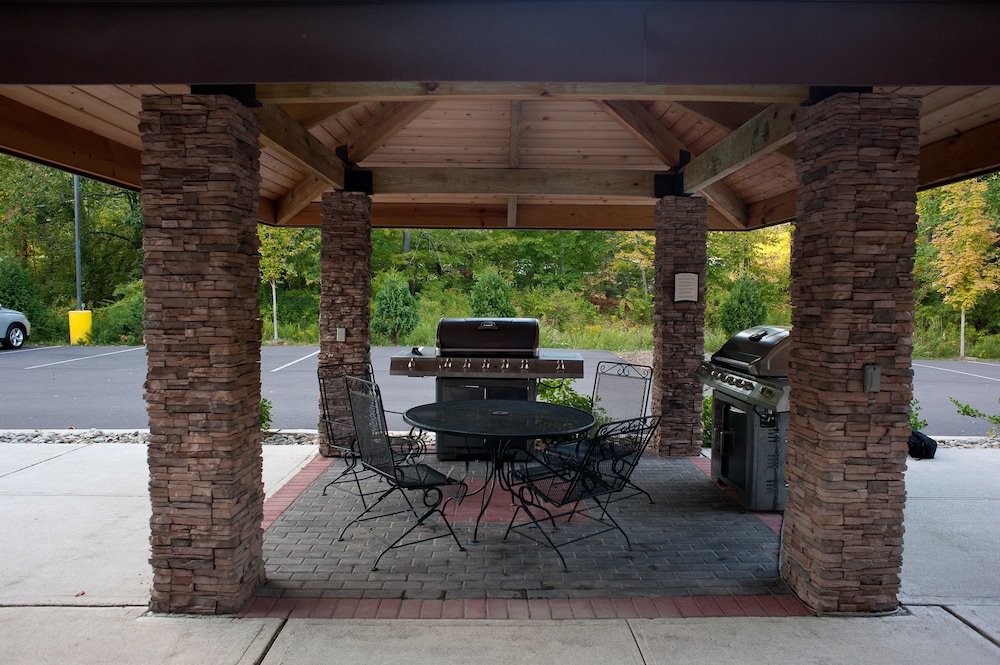 Staybridge Suites East Stroudsburg Poconos by IHG - photo 19