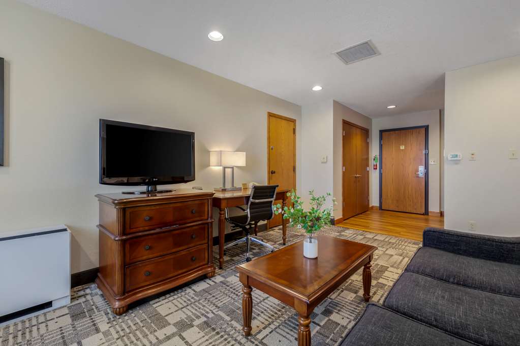 Best Western Plus Dubuque Hotel & Conference Center - photo 15
