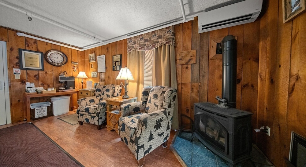 Evergreen Valley Inn - photo 5