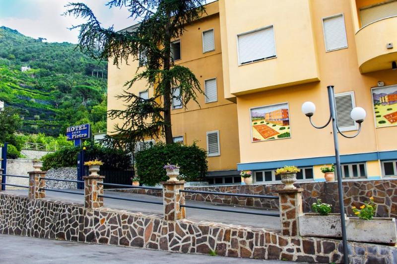 Casa Vacanza San Pietro — 4-Star Luxury Hotel in Maiori, Italy