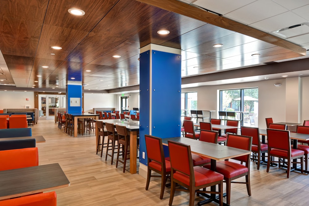 Holiday Inn Express Boston by IHG - photo 65