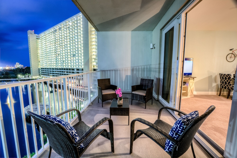 Laketown Wharf Resort by Aneliya's Rentals - photo 883