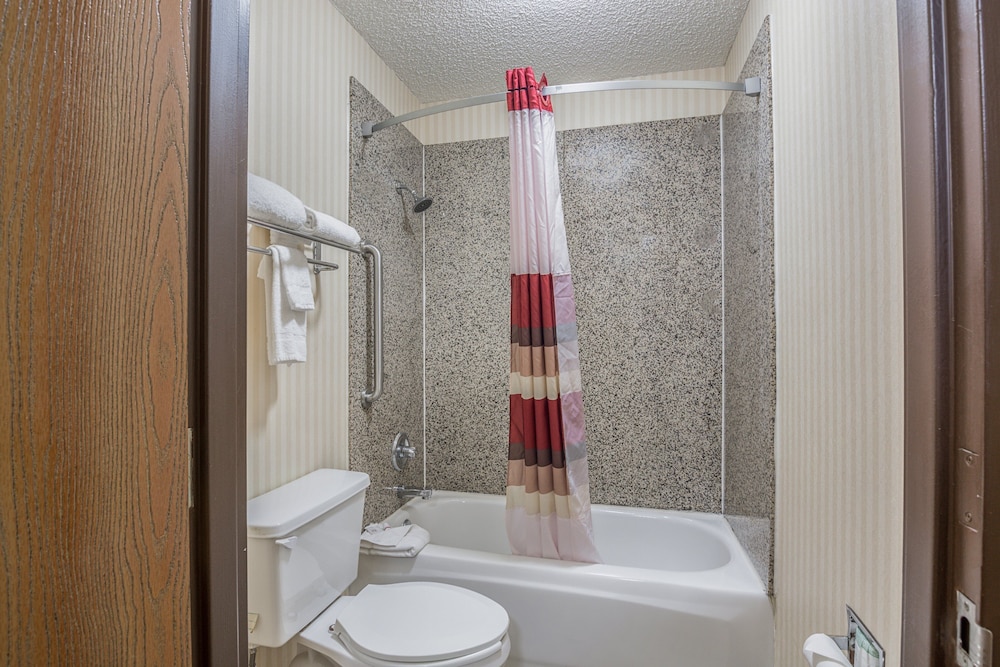 Red Roof Inn & Suites Little Rock - photo 44