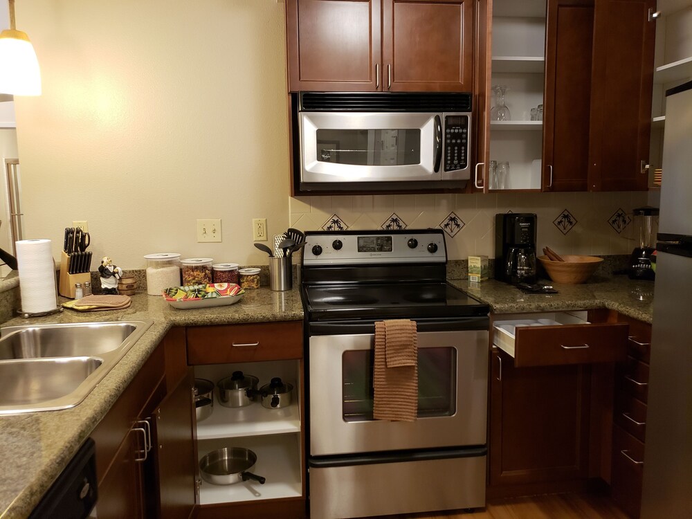 Suites at the Tahiti Village - photo 7