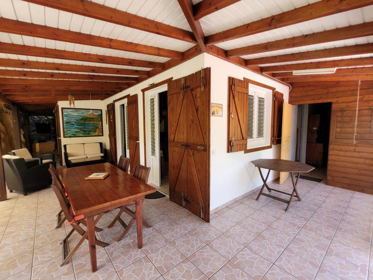 Kaz aqui sian bèn in Unknown City, Guadeloupe