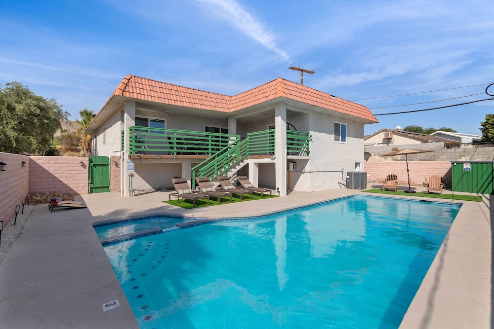 Desert Getaway W Pool Near Palm Springs — Desert Hot Springs