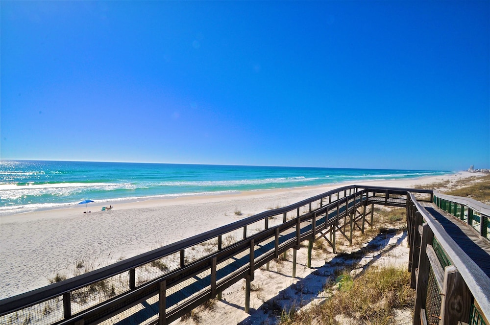 Coastal Cottage 3 Bedroom Condo By Coastal Dreamin — 4-Star Luxury Hotel in Panama City Beach, United States
