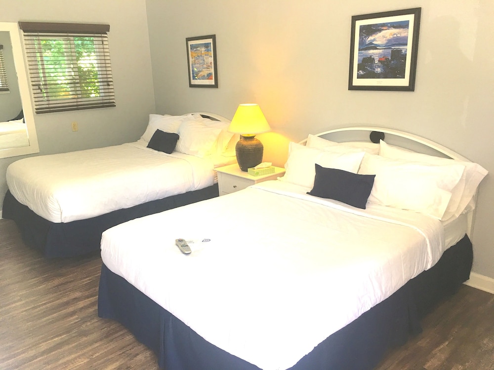 Shorewood Inn - photo 4