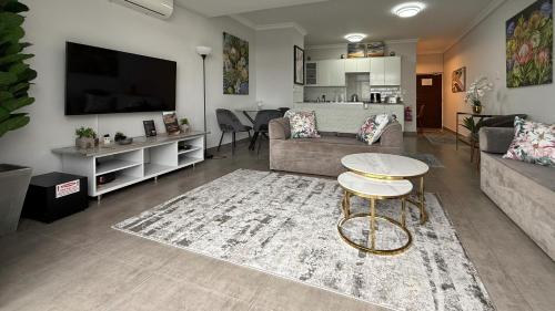 INVERNESS 14 Camberwell Road SEA POINT BEST LOCATION super luxury one bedroom with pool balcony garden & Sea Views