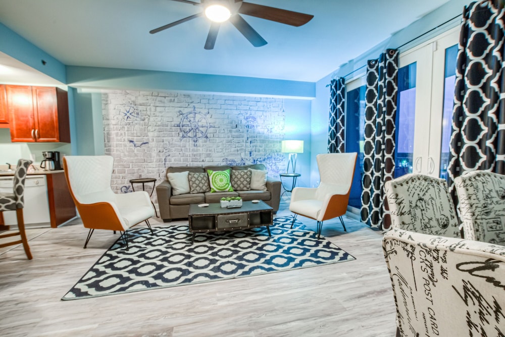 Laketown Wharf Resort by Aneliya's Rentals - photo 456
