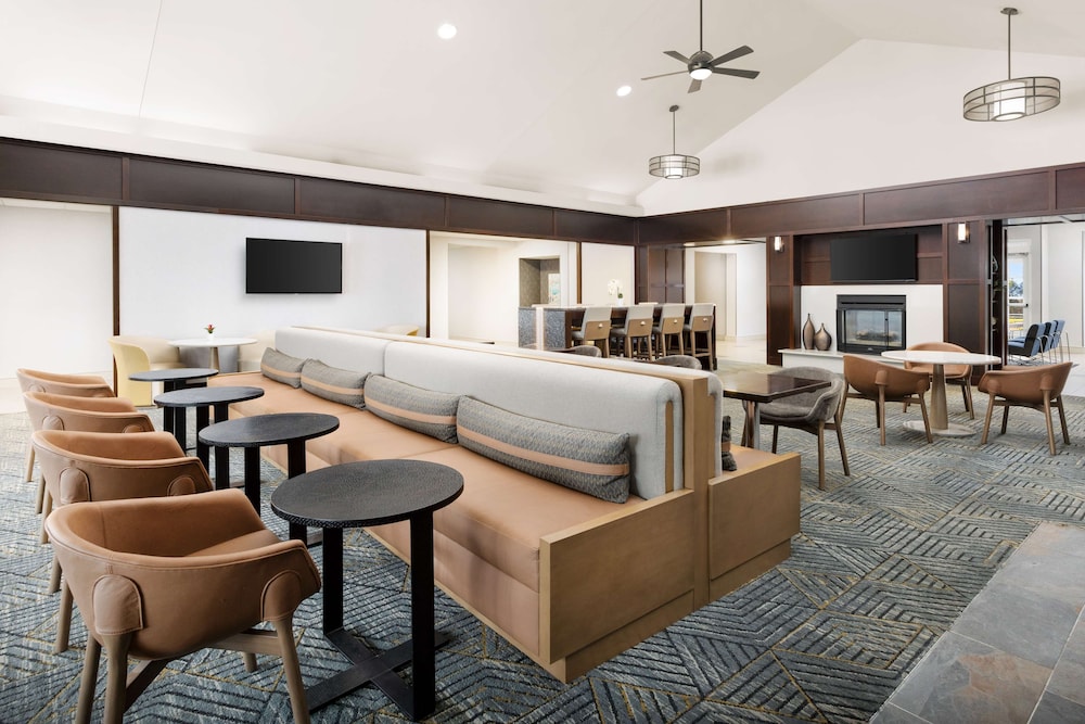 Homewood Suites by Hilton Manchester Airport - photo 4