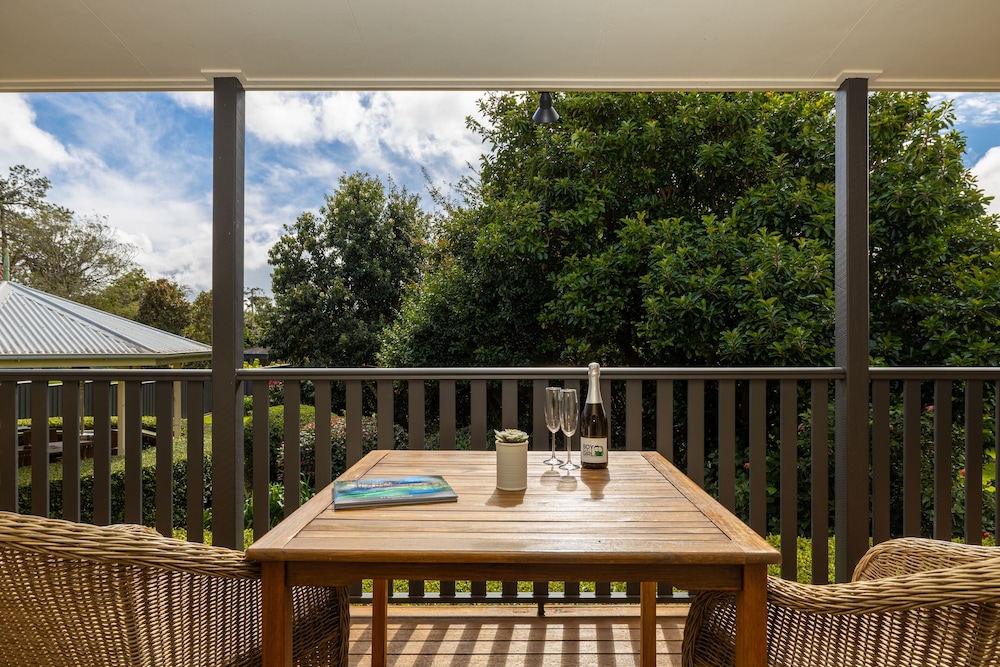 Camelot Boutique Accommodations — Tamborine Mountain — photo 4