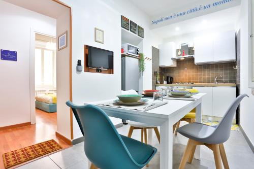 GuestHost Porta Medina Apartment — 4-Star Luxury Hotel in Naples, Italy