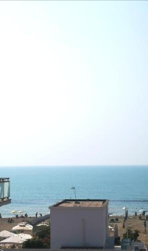 Appartamento Jungle Beach — 4-Star Luxury Hotel in Lido Di Ostia, Italy