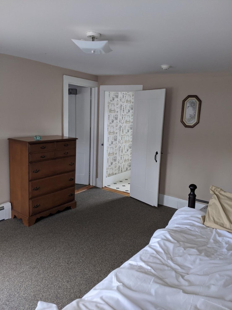 Lake Shore Farm Inn - photo 9