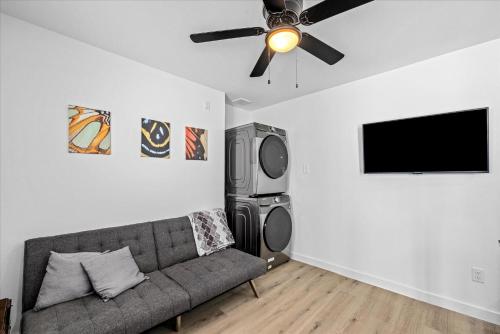 Apt Near Midtown Downtown WiFi Games Pets TV — 4-Star Luxury Hotel in Houston, United States
