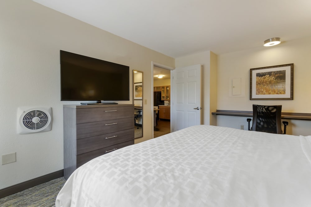 Candlewood Suites Reading by IHG - photo 10