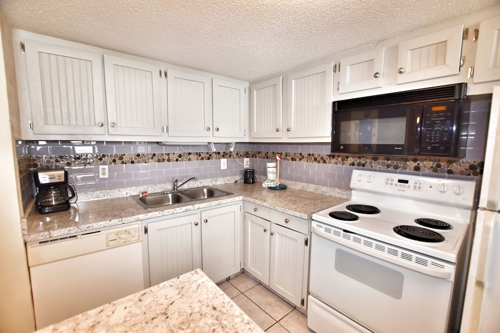 0112 Waters Edge Resort condo - photo 15