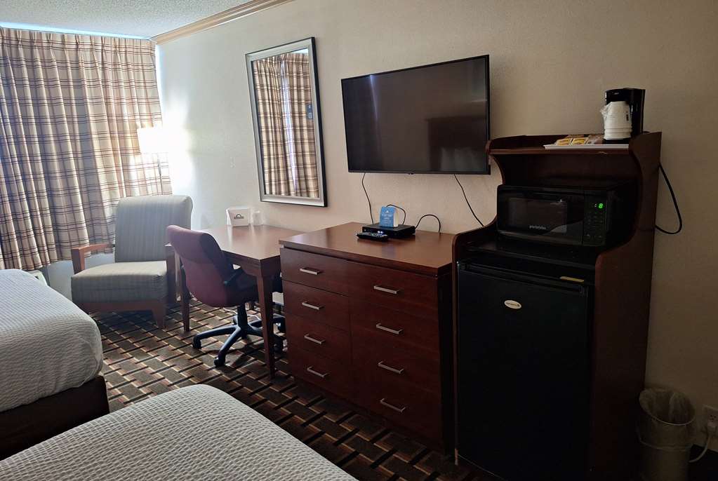 Days Inn by Wyndham Colorado City - photo 17