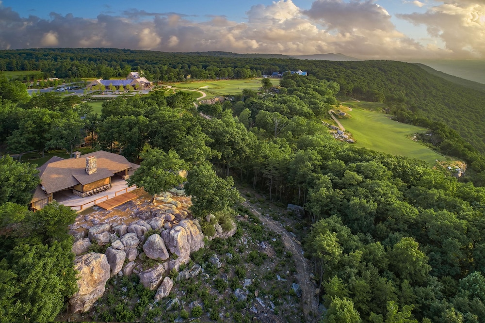 Cloudland at McLemore Resort Lookout Mountain Curio by Hilton - photo 212
