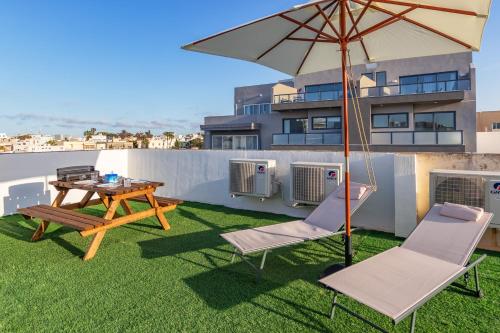 Modern 3 BR Apartment close to Paceville and Beach — 4-Star Luxury Hotel in Swieqi, Malta