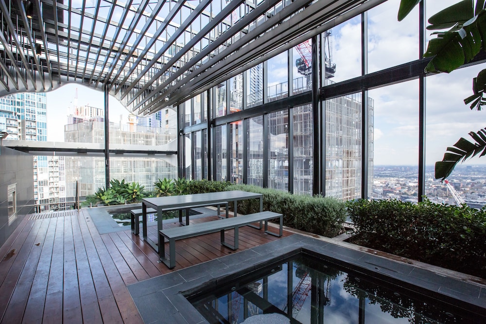 Swanston St. Hotel Apartment in Melbourne, Australia