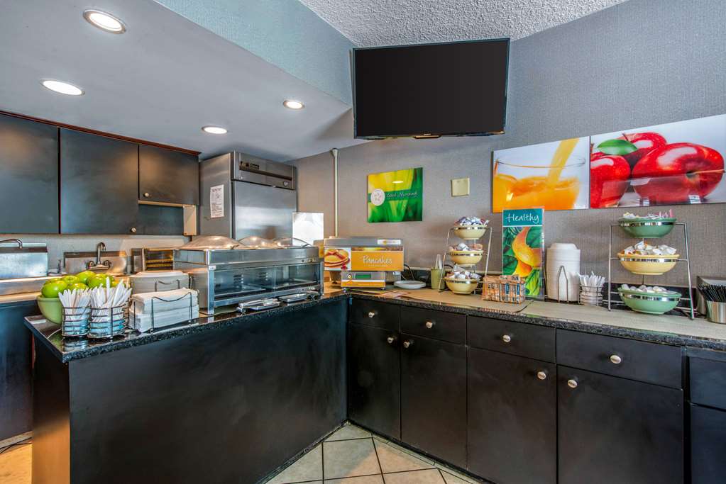 Quality Inn Savannah Historic District - photo 25