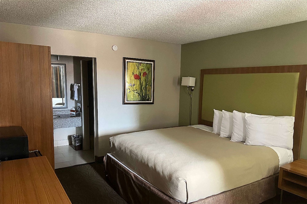 Baymont by Wyndham Odessa Highway 80 - photo 16