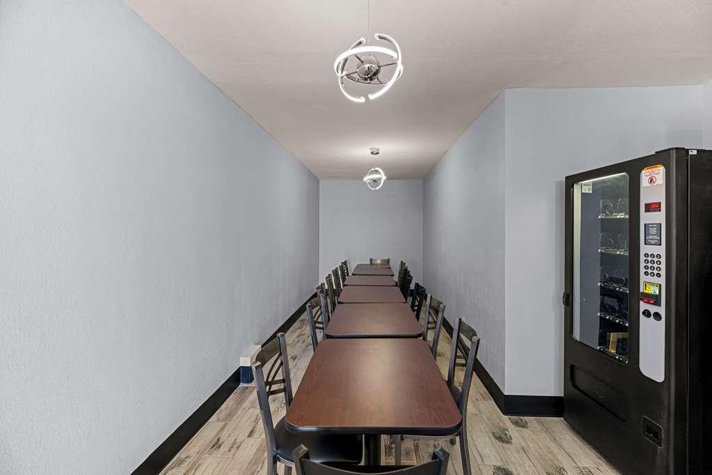 Rodeway Inn Midland South - photo 30