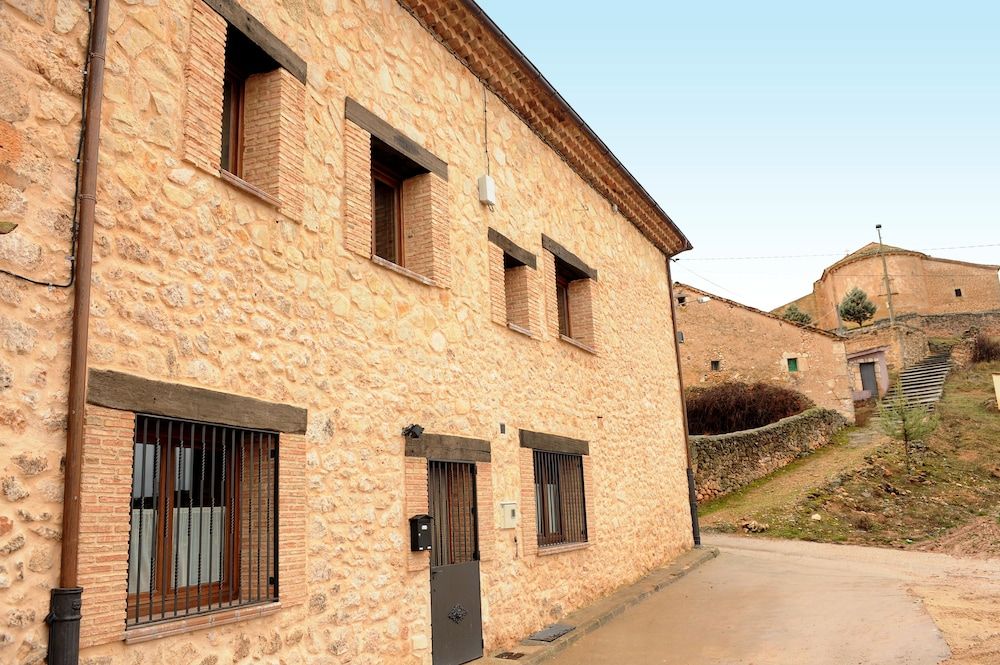 La Hacendera Entre Hoces 20 28pax 10 hab con baños en suite — 4-Star Luxury Hotel in Maderuelo, Spain
