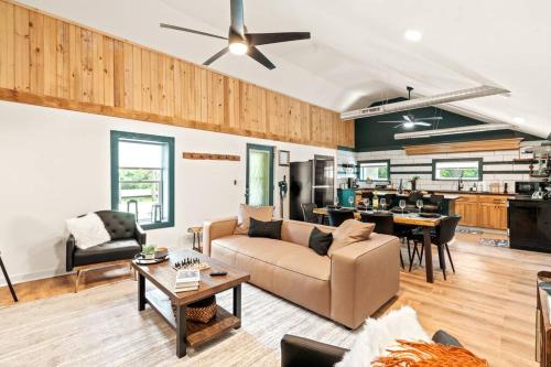 The Modern Forge NY Honeoye Lake — 4-Star Luxury Hotel in Armada, United States